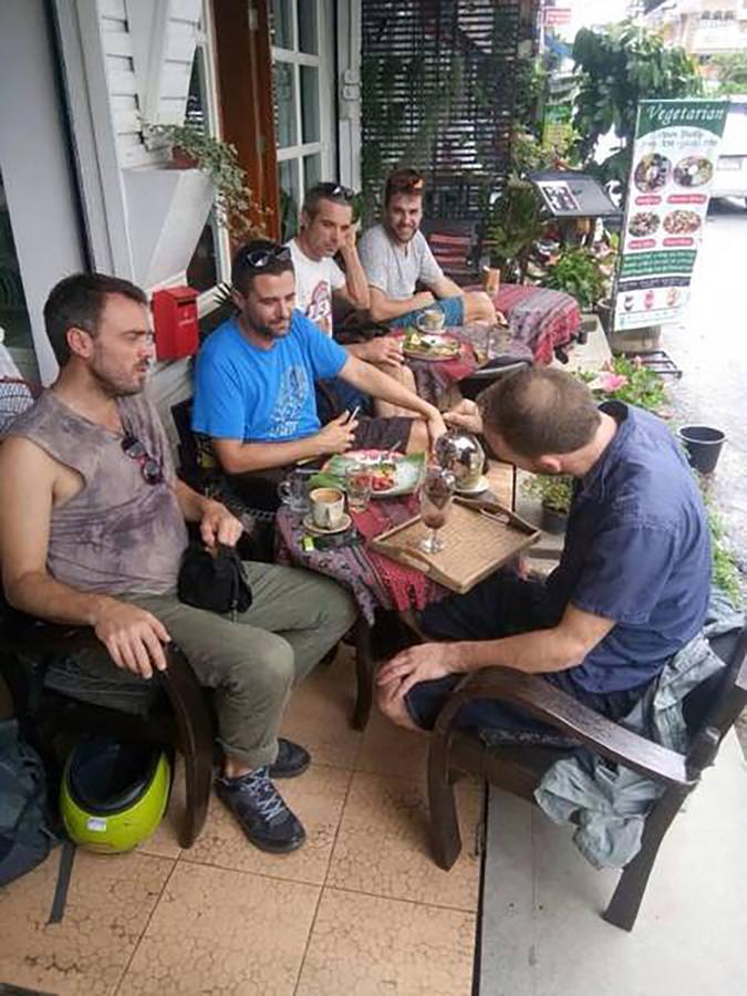 Yellow Flower Hostel Chiang Rai Extérieur photo