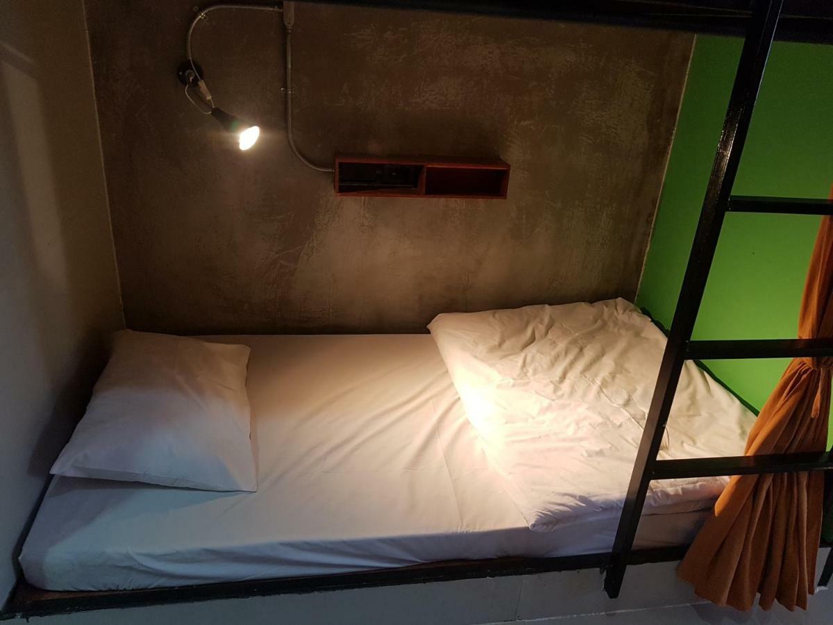 Yellow Flower Hostel Chiang Rai Extérieur photo